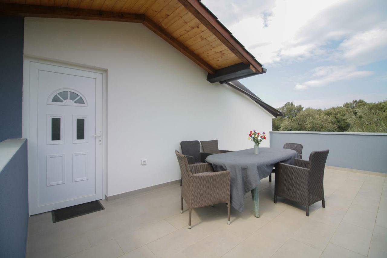 Sebi Apartment 300 M From Beach Rovinj Eksteriør bilde