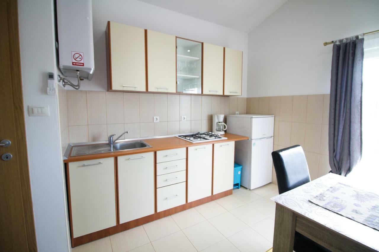 Sebi Apartment 300 M From Beach Rovinj Eksteriør bilde
